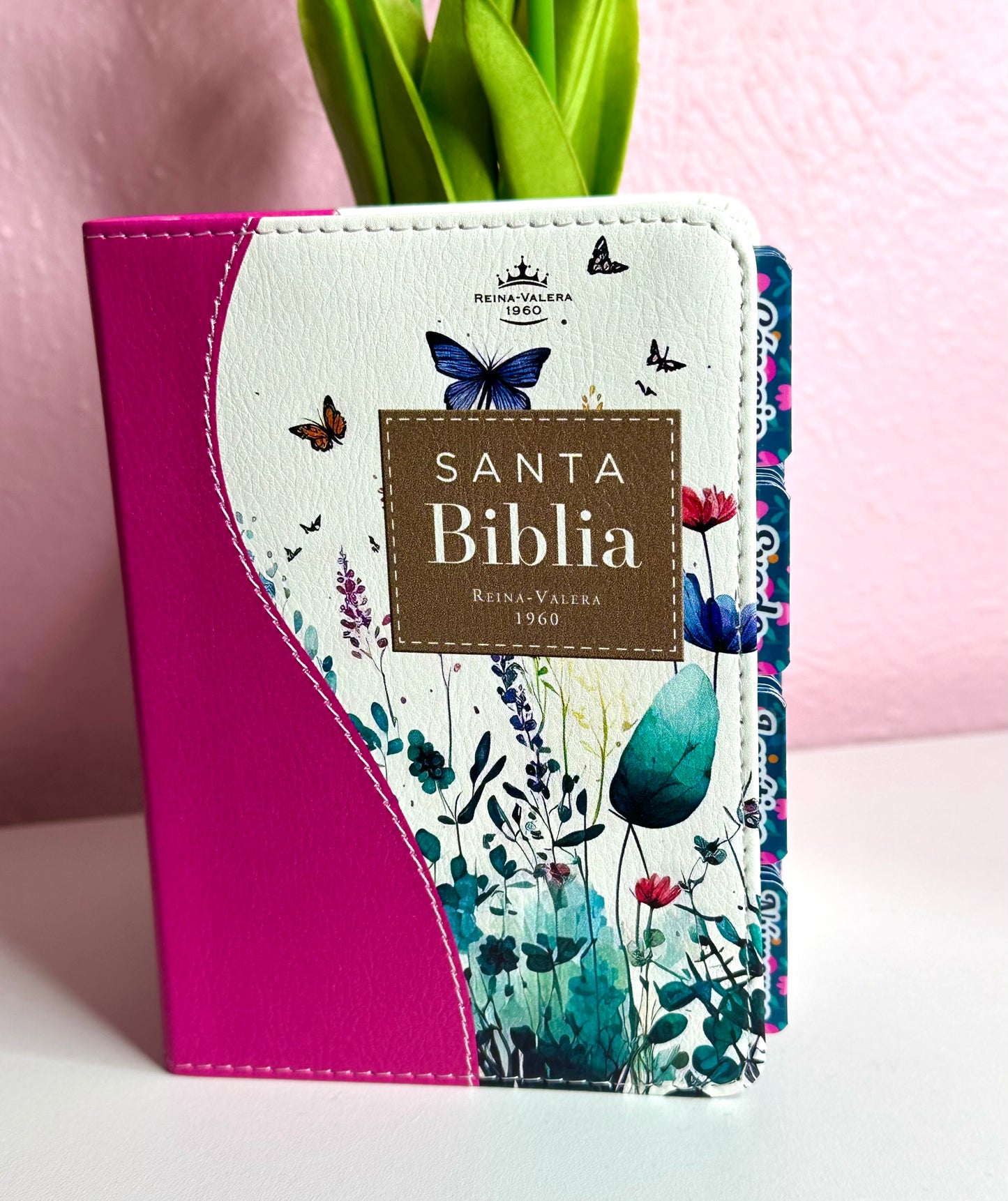 Biblia de Bolsillo RV1960 imit piel con canto floral fucsia