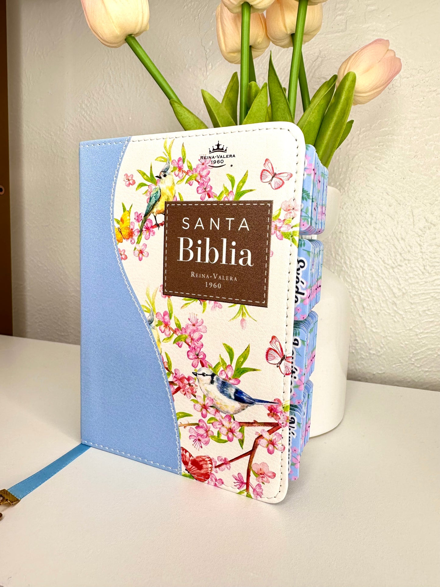 Biblia de Bolsillo RV1960 imit piel con canto floral celeste